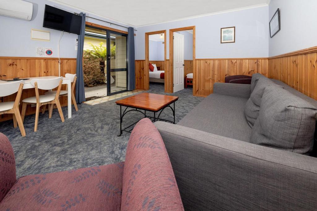 Big4 Strahan Holiday Retreat Екстериор снимка