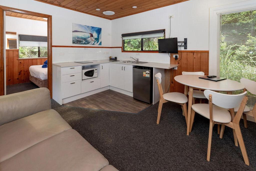 Big4 Strahan Holiday Retreat Екстериор снимка